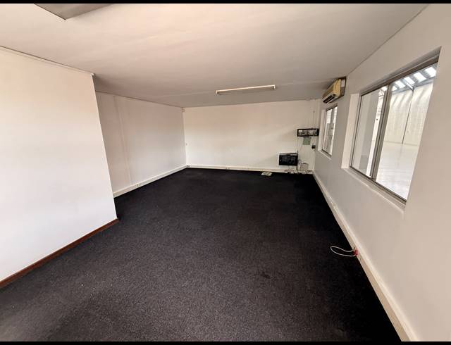 520M² WAREHOUSE TO LET IN PAROW INDUSTRIAL